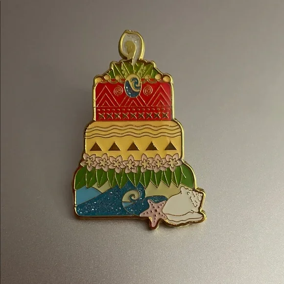 Disney Loungefly Princess Moana Cake Blind Box Pin - Picture 1 of 2